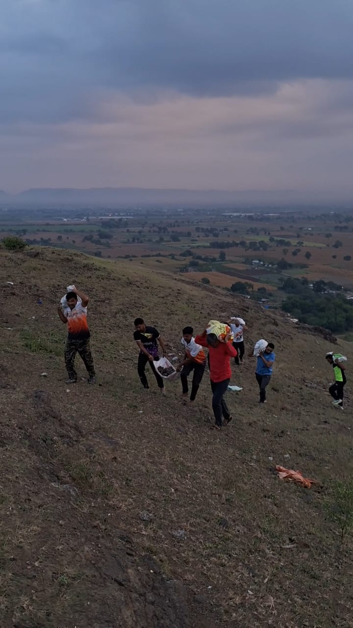 मुख्यमंत्री समृद्ध पंचायतराज अभियान अंतर्गत ग्रामपंचायत पिंपळगाव येथे श्रीक्षेत्र गंगासागर महाराज डोंगर येथे श्रमदान कार्यक्रम आयोजित
